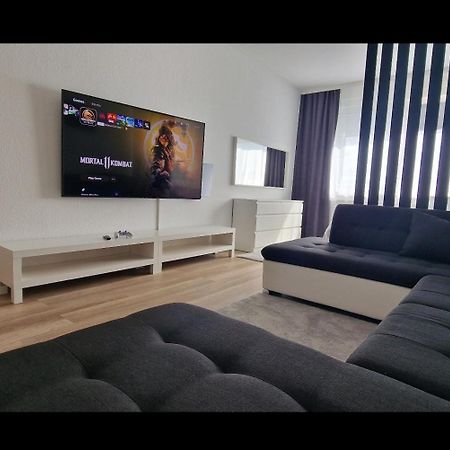 קמניץ 2 Bedroom Cityview Apartment Ps5-Qled Tv-Parking מראה חיצוני תמונה
